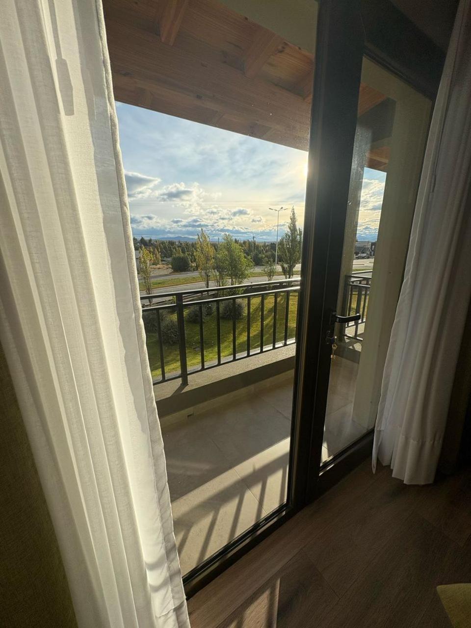 Konke Calafate Hotel エル・カラファテ エクステリア 写真